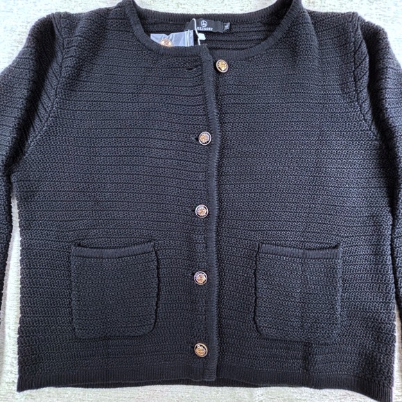 LILLUSORY Sweaters - NWT Lillusory Cable Knit Cardigan Gold Black Crest Buttons Pockets Sz M